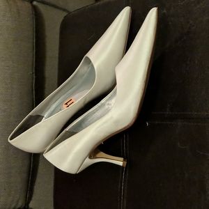 White duchesse satin pumps - NWT